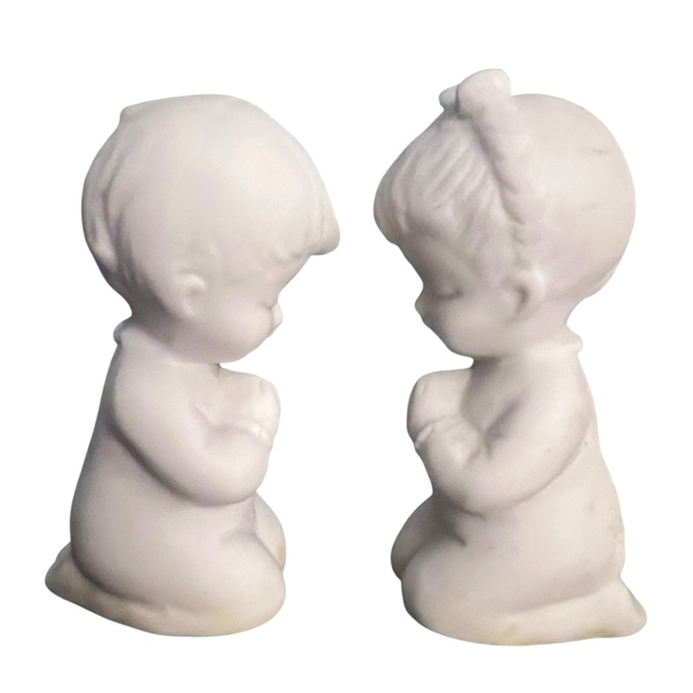 Vintage White Ceramic Praying Girl & Boy Figurines Made in Japan Devotions 2.5” - Picture 3 of 7